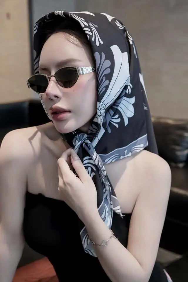 Kính Gucci Sunglasses 'Gold' GG1853S-001 - Ảnh 3