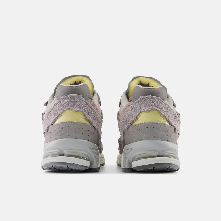 Alternative view of Giày New Balance 2002R ‘Lunar New Year’ M2002RDY