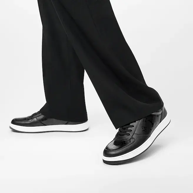 Alternative view of Giày Louis Vuitton Rivoli Trainer “Black” 1A9FGX