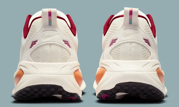 Giày Nike Vomero 18 ‘Year of the Horse’ IQ1131-120 - Ảnh 3