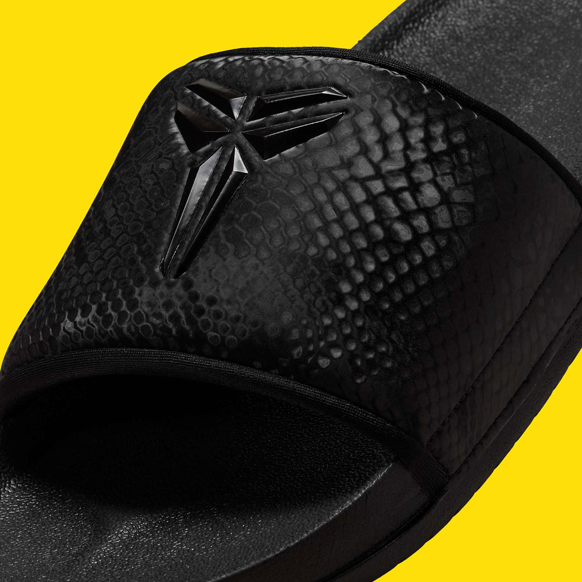 Alternative view of Dép Nike Kobe Offcourt Slide 'Black' IF2870-001