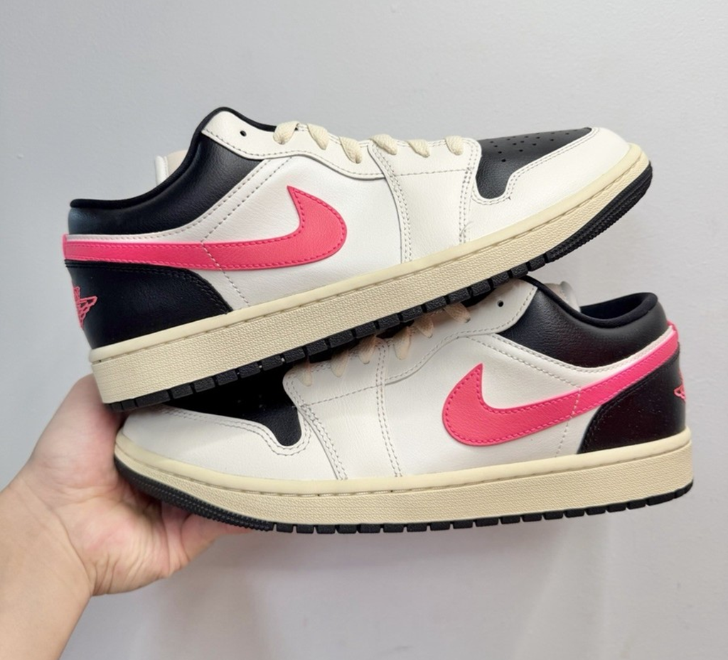 Alternative view of Giày Nike Air Jordan 1 Low ‘Flight Club’ DC0774-107