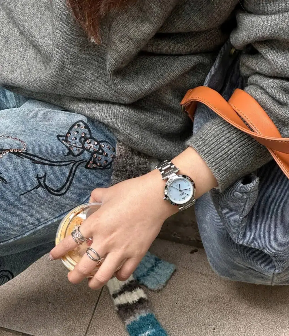 Đồng Hồ Vivienne Westwood Quartz Analog 'Light Blue' VV206BLSL - Ảnh 4