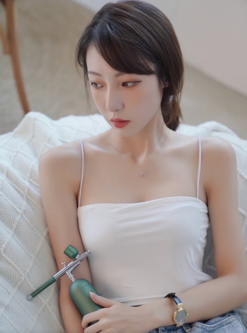 Alternative view of Đồng Hồ Vivienne Westwood Hampton 'Mother of Pearl' VV128GDBK