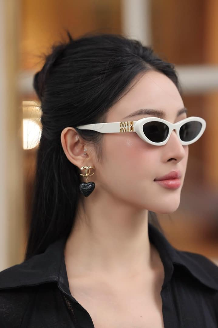 Alternative view of Kính Miu Miu Sunglasses 'White' 0MU-09YS-1425S0