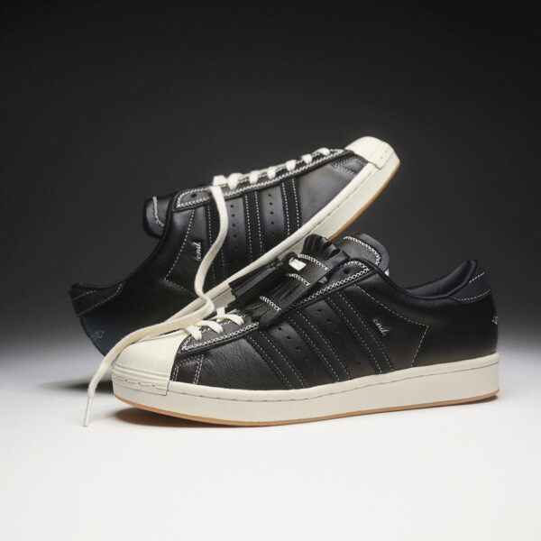 Alternative view of Giày End. x Adidas Superstar Vintage 'Tying the Knot' JR0518