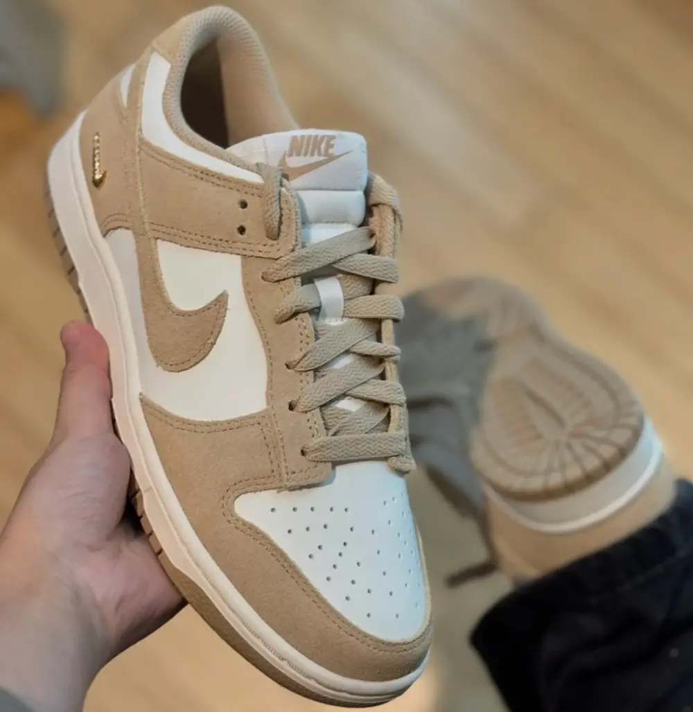 Giày Nike Dunk Low ‘Sail Metallic Gold’ IO4244-101 - Ảnh 4