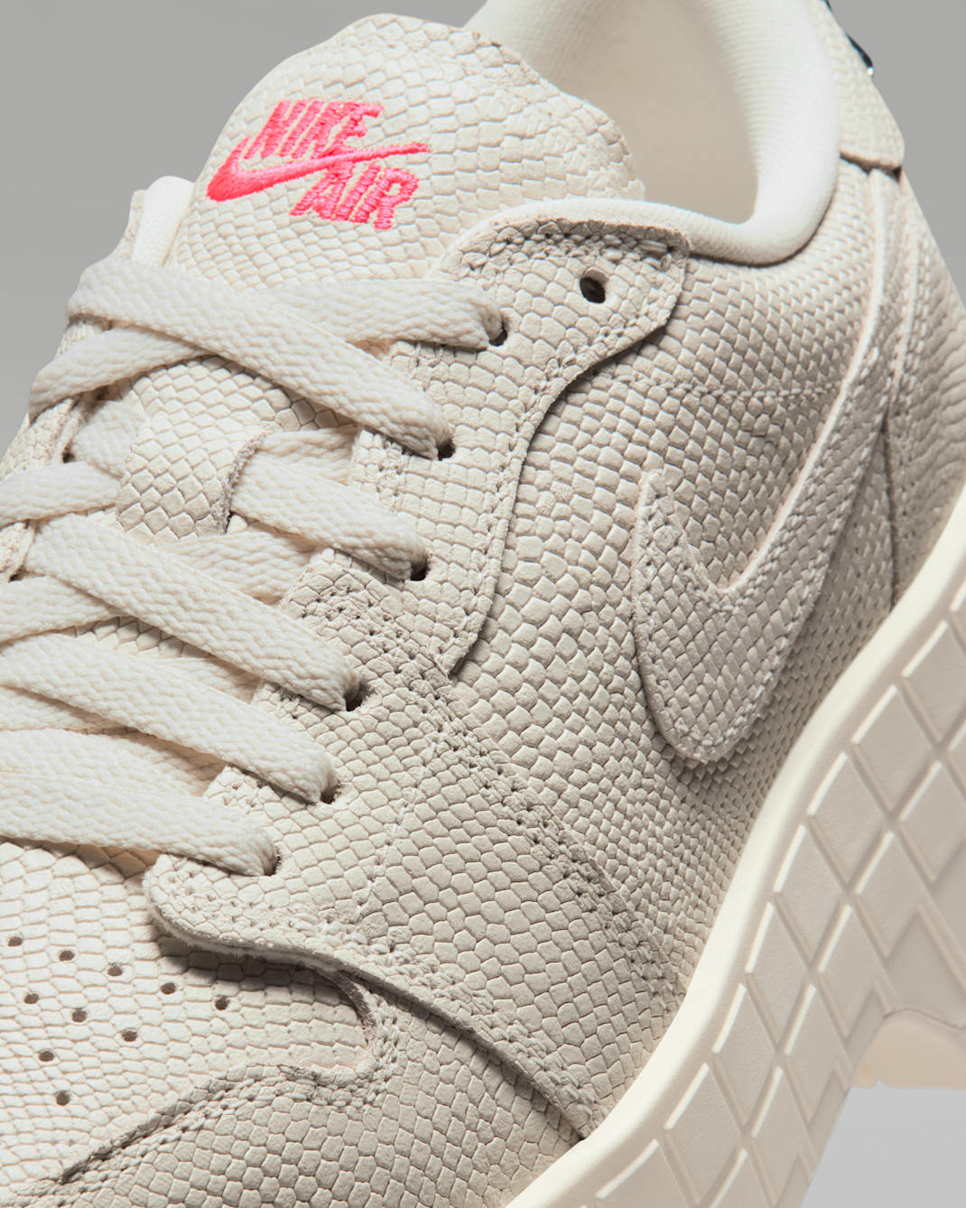 Alternative view of Giày Nike Air Jordan 1 Low Brooklyn 'Pale Ivory' IR0835-110