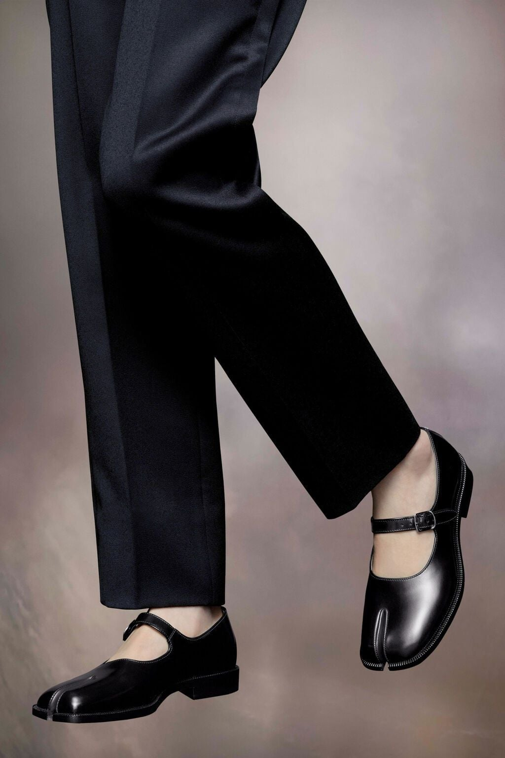 Giày Maison Margiela Mary Jane Tabi 'Black' S39WL0119PS679T8013 - Ảnh 5