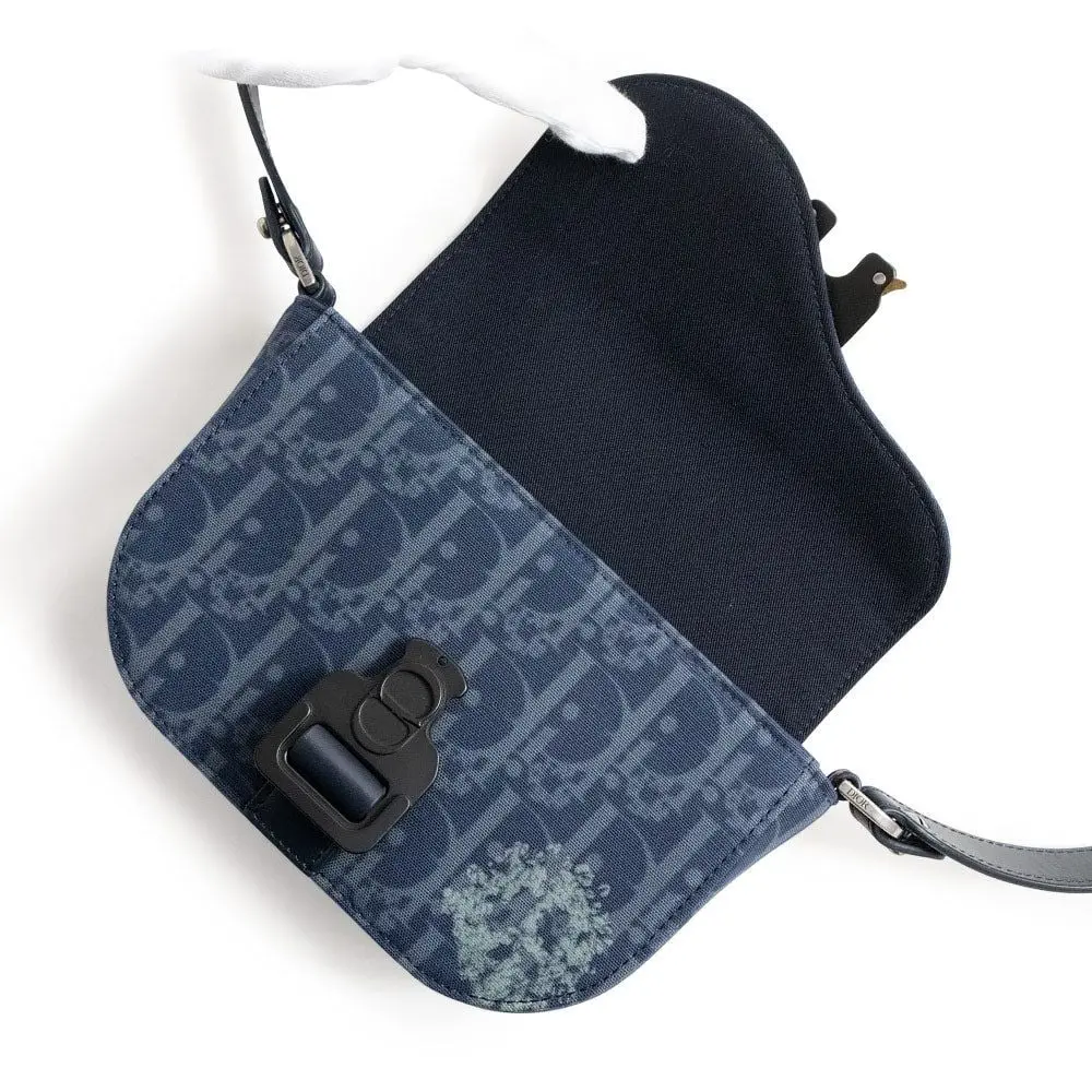 Túi Dior x Denim Tears Saddle Pouch ‘Blue’ 2ADCA435DDO-H560 - Ảnh 3