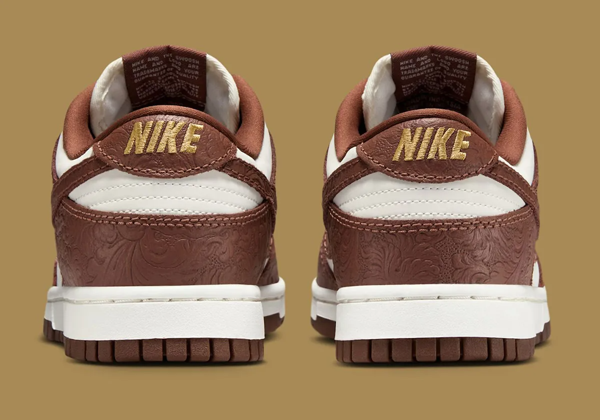 Alternative view of Giày Nike Dunk Low ‘Embossed Baroque’ IF3944-100