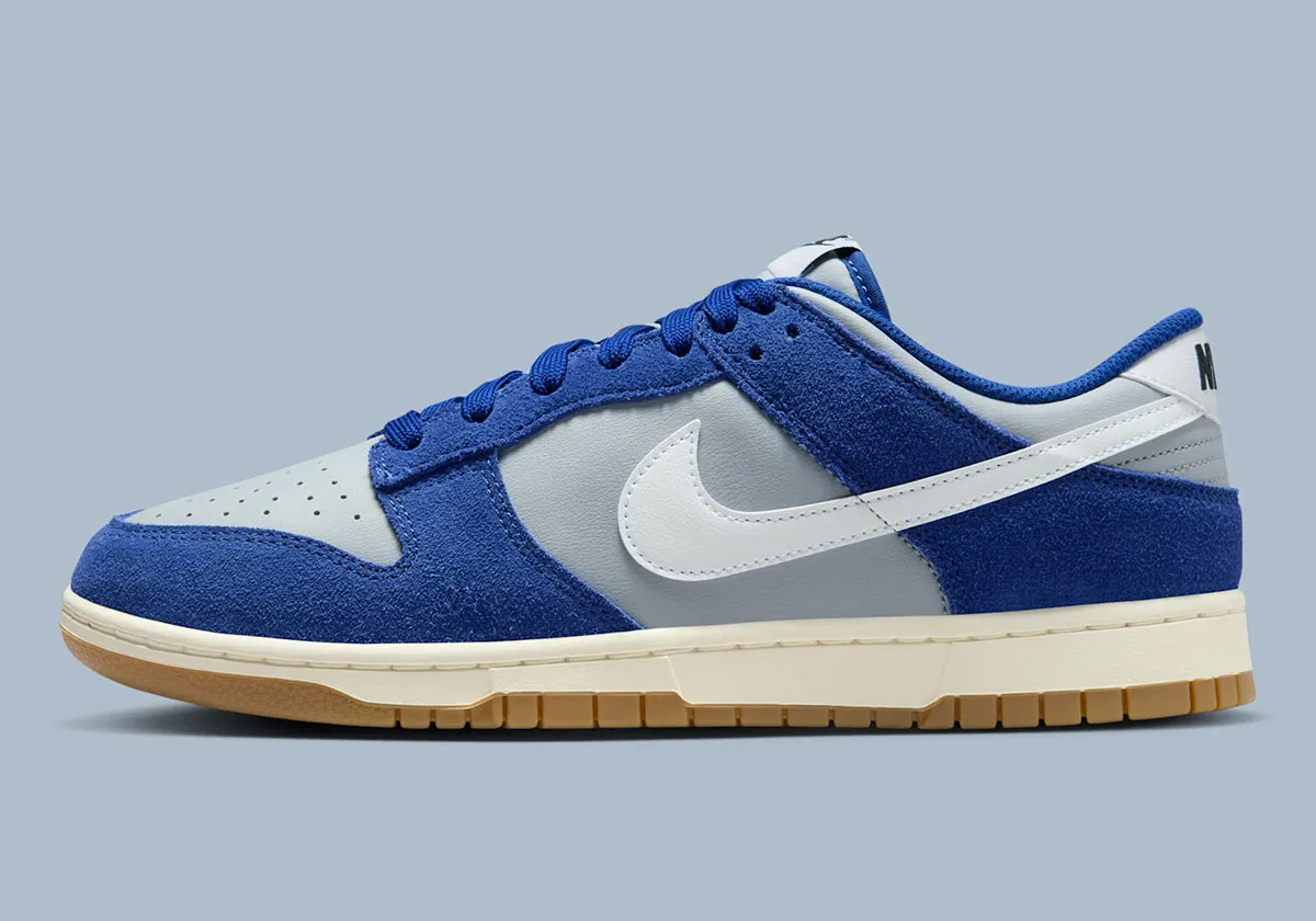 Alternative view of Giày Nike Dunk Low Retro SE ‘Deep Royal Blue Gum’ IB6399-003