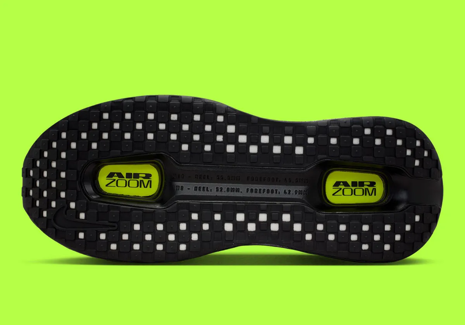 Alternative view of Giày Nike Vomero Premium 'Black Volt' HQ2050-001