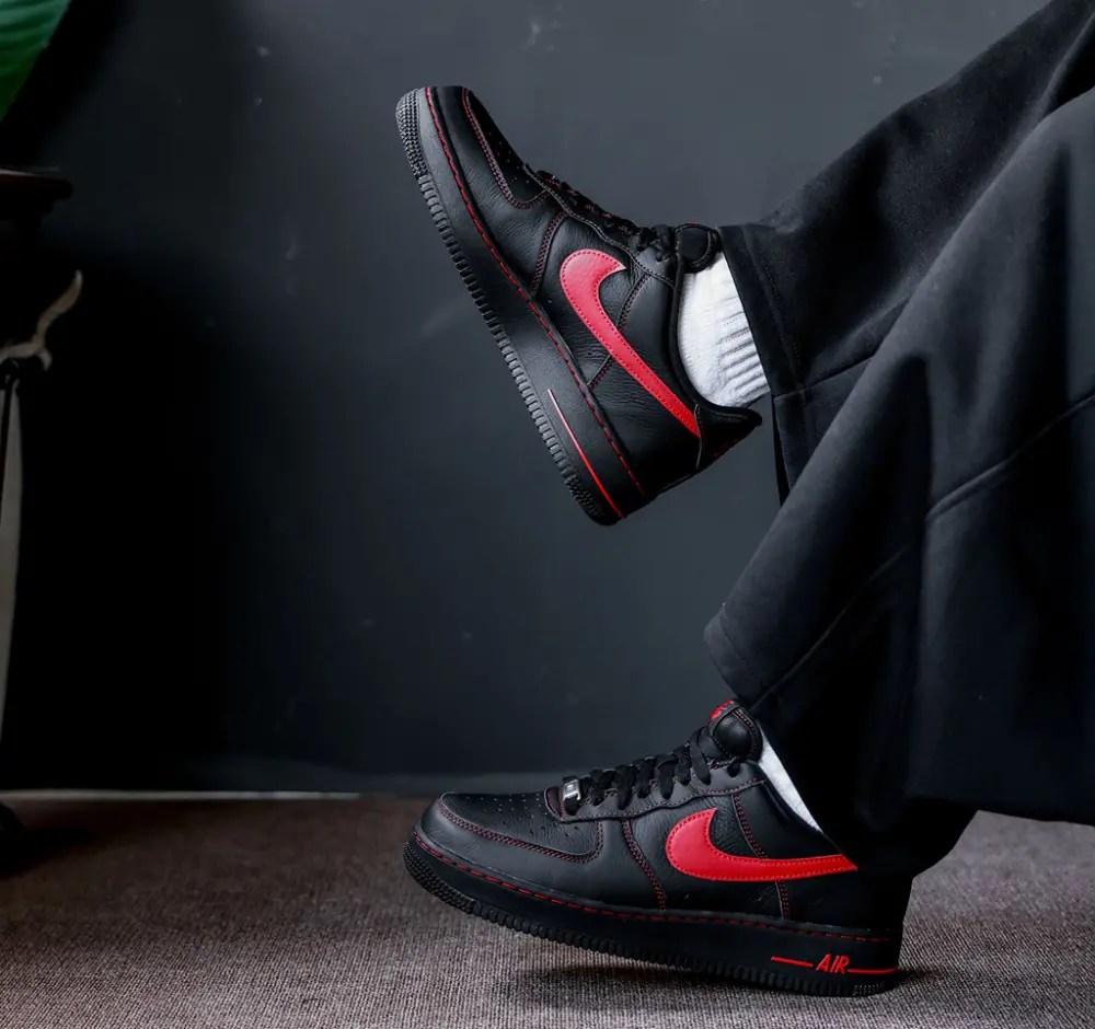 Alternative view of Giày Nike Air Force 1 Low ’07 LV8 ‘Bred’ HQ2037-005