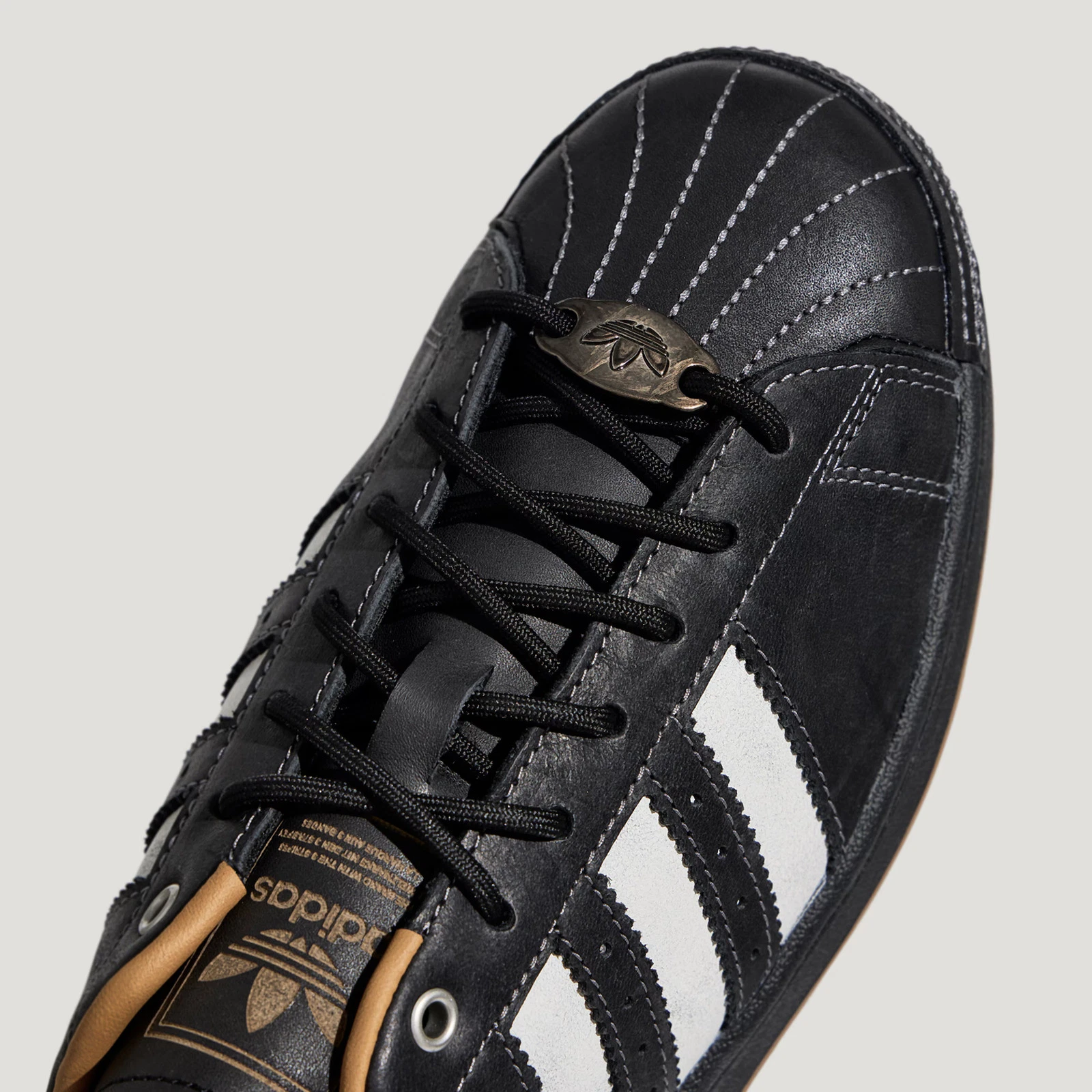 Alternative view of Giày adidas Originals Superstar 2 ‘Black’ KI6590
