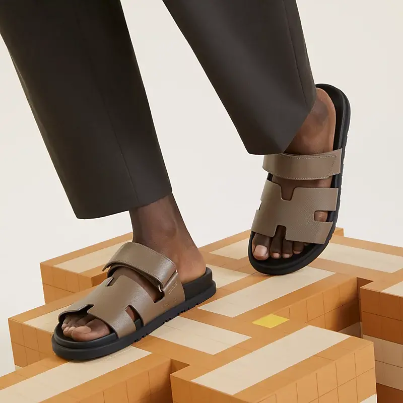 Dép Hermes Chypre Sandal ‘Brown Black’ H222857ZHX3390 - Ảnh 2
