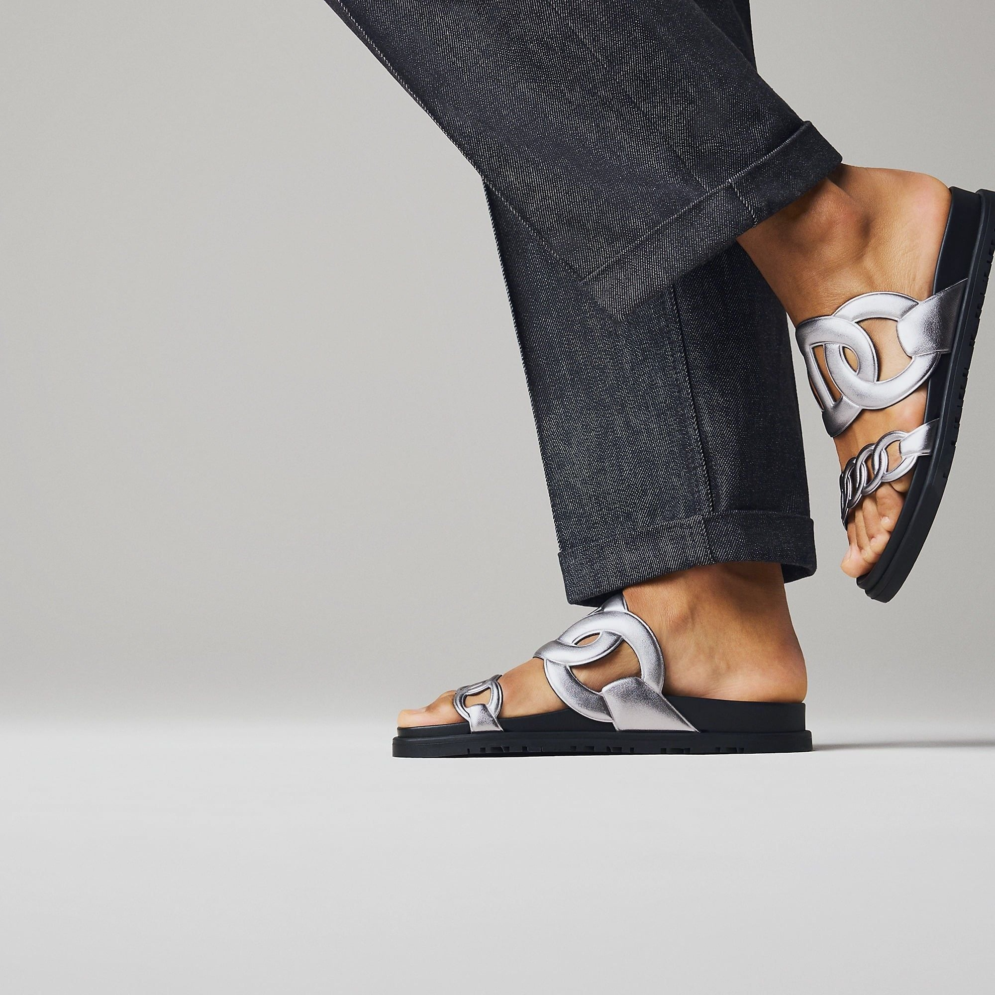 Alternative view of Dép Hermes Extra Sandal 'Gris Argenté' H221148Zv52360