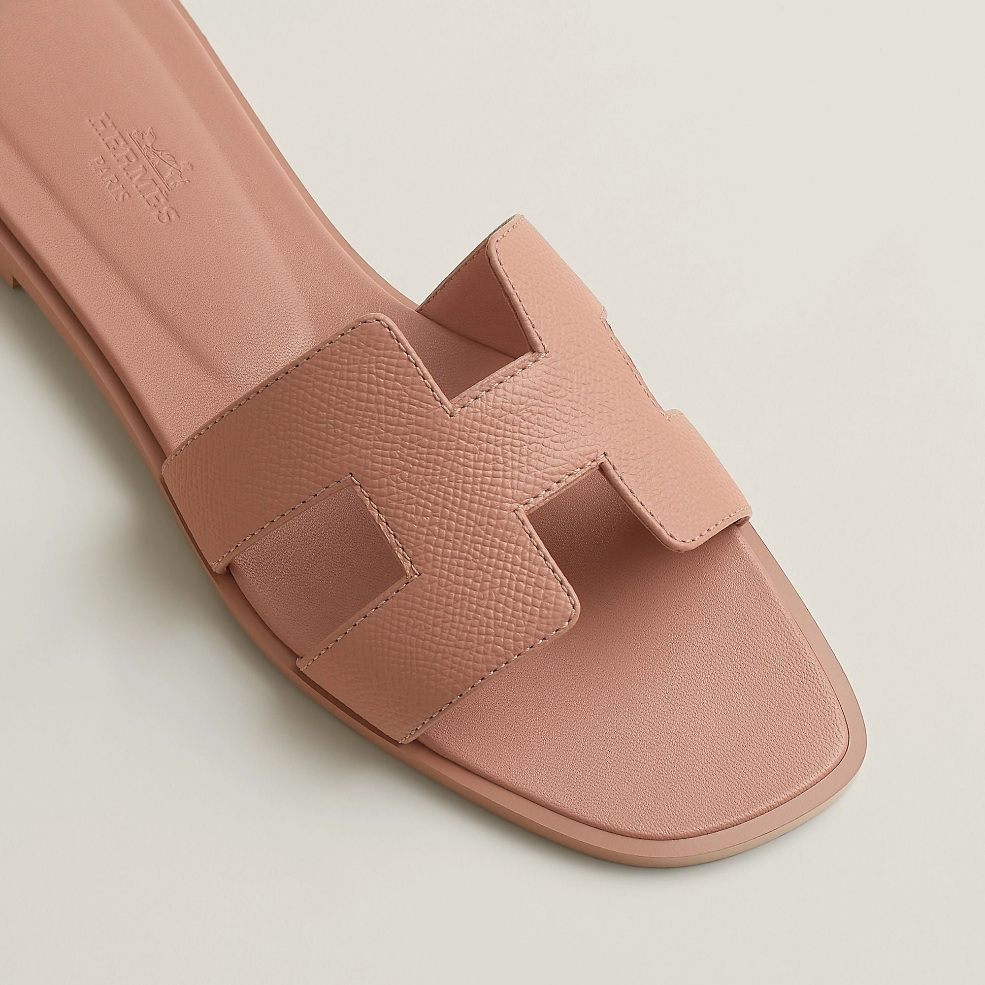 Alternative view of Dép Hermes Oran Sandal 'Beige Perlino' H202272ZvDI375