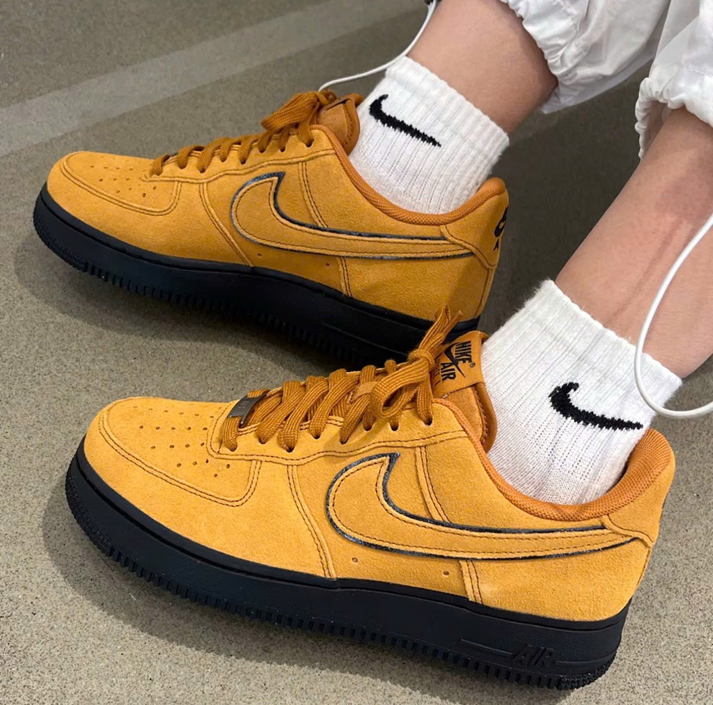Alternative view of Giày Nike Air Force 1 Low ’07 LV8 ‘Desert Ochre Black’ HQ1966-700