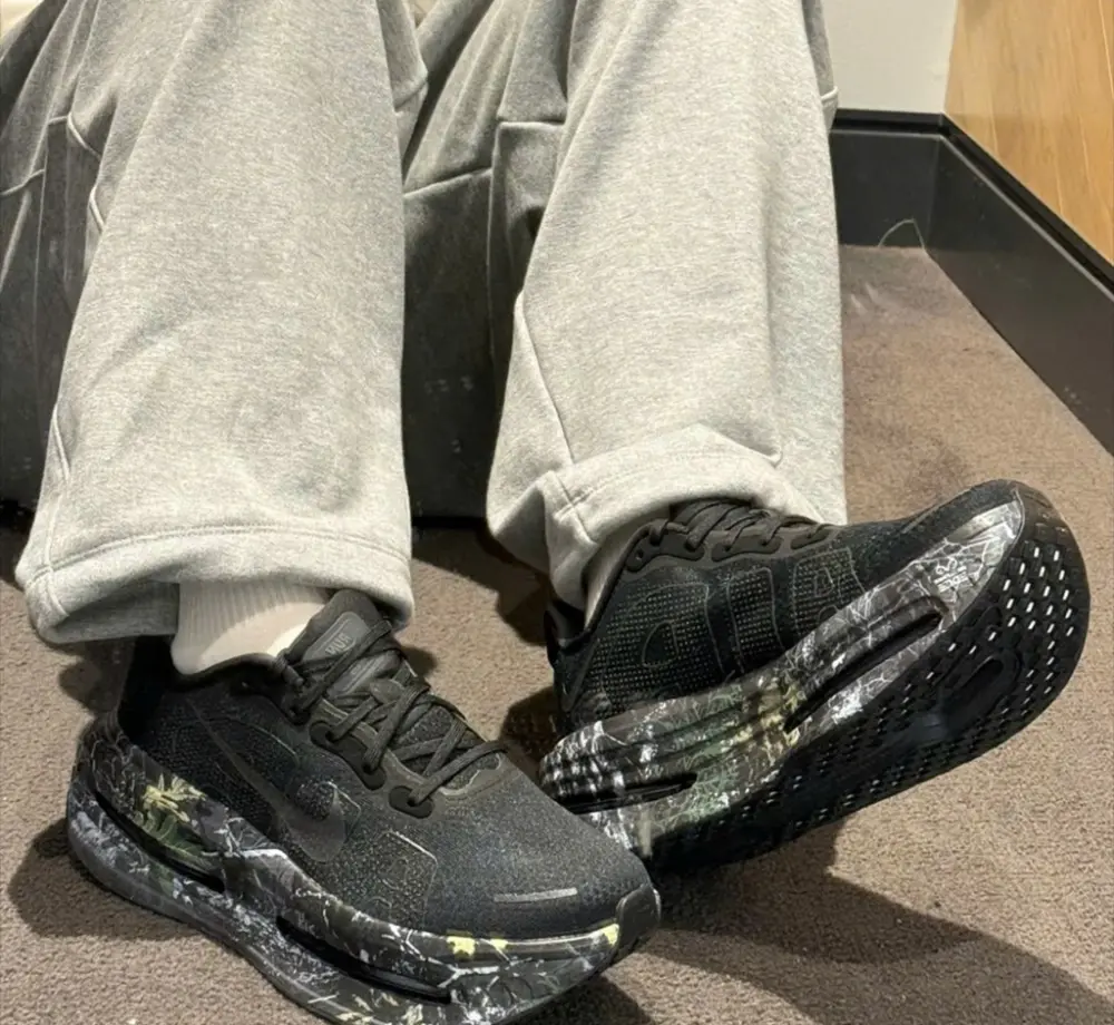 Alternative view of Giày Nike Vomero Premium ‘Realtree Camo Black’ IO7325-001