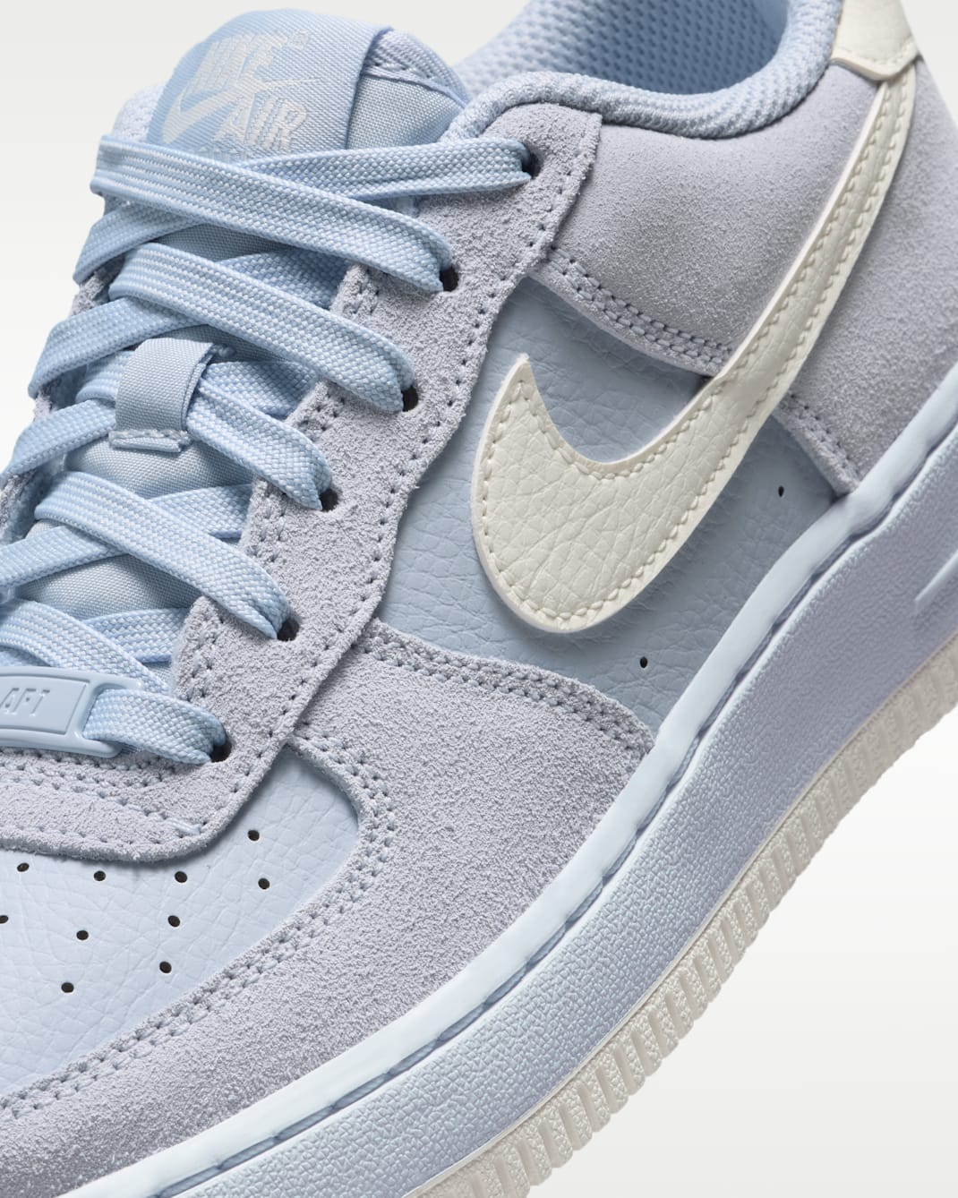 Alternative view of Giày Nike Air Force 1 Low LV8 2 'Ghost Sail' HV4760-002