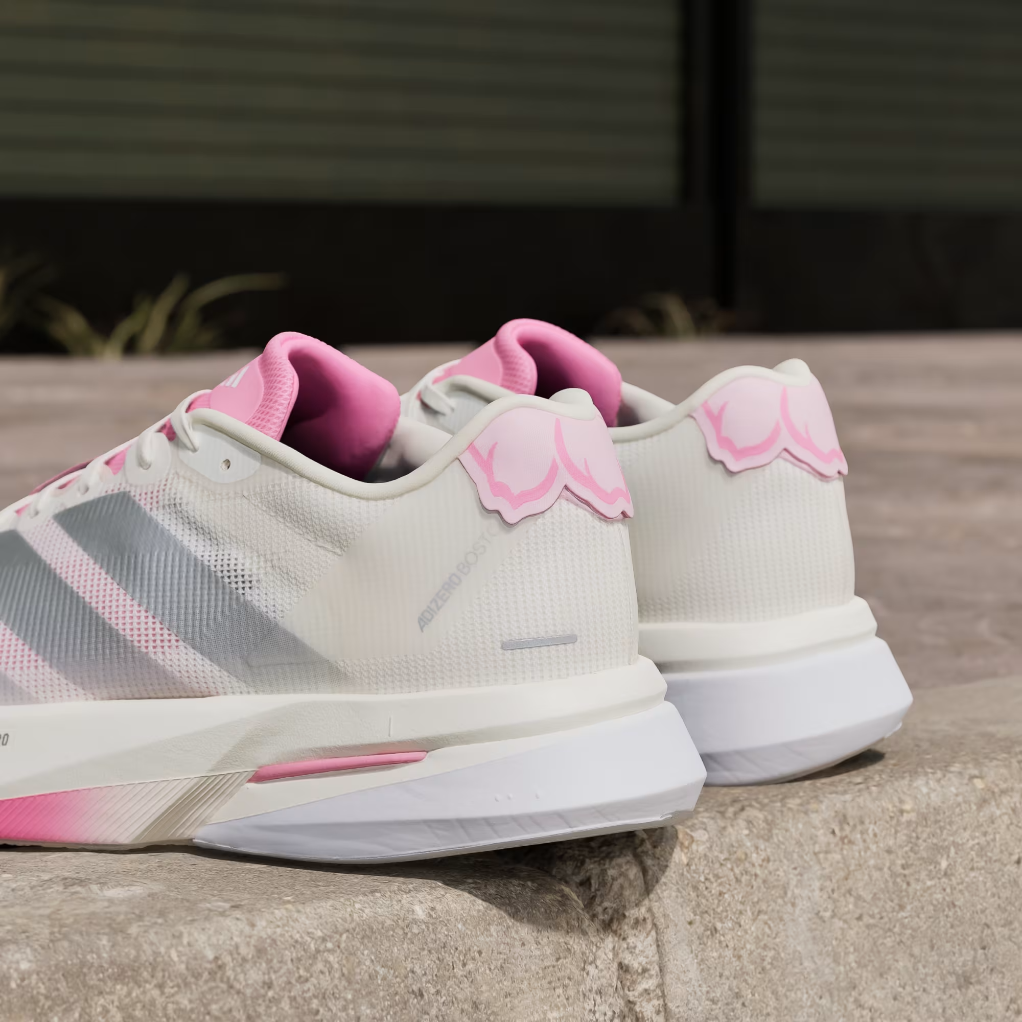 Alternative view of Giày adidas Boston 13 ‘Cherry Blossom’ JQ9666
