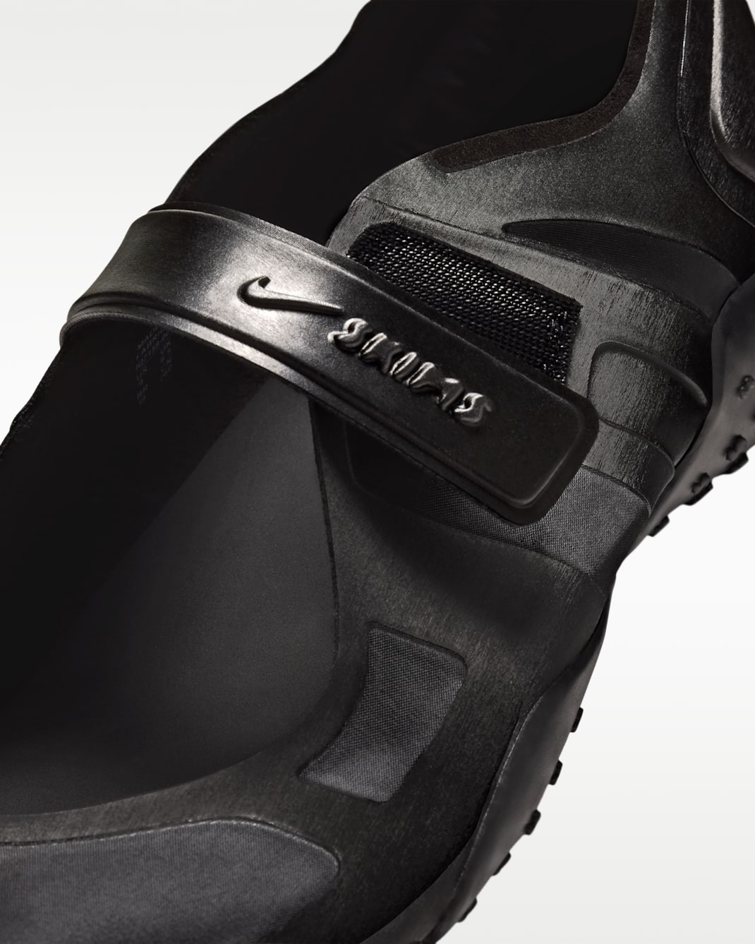 Alternative view of Giày Nike SKIMS Rift Satin 'Black' IQ7158-001