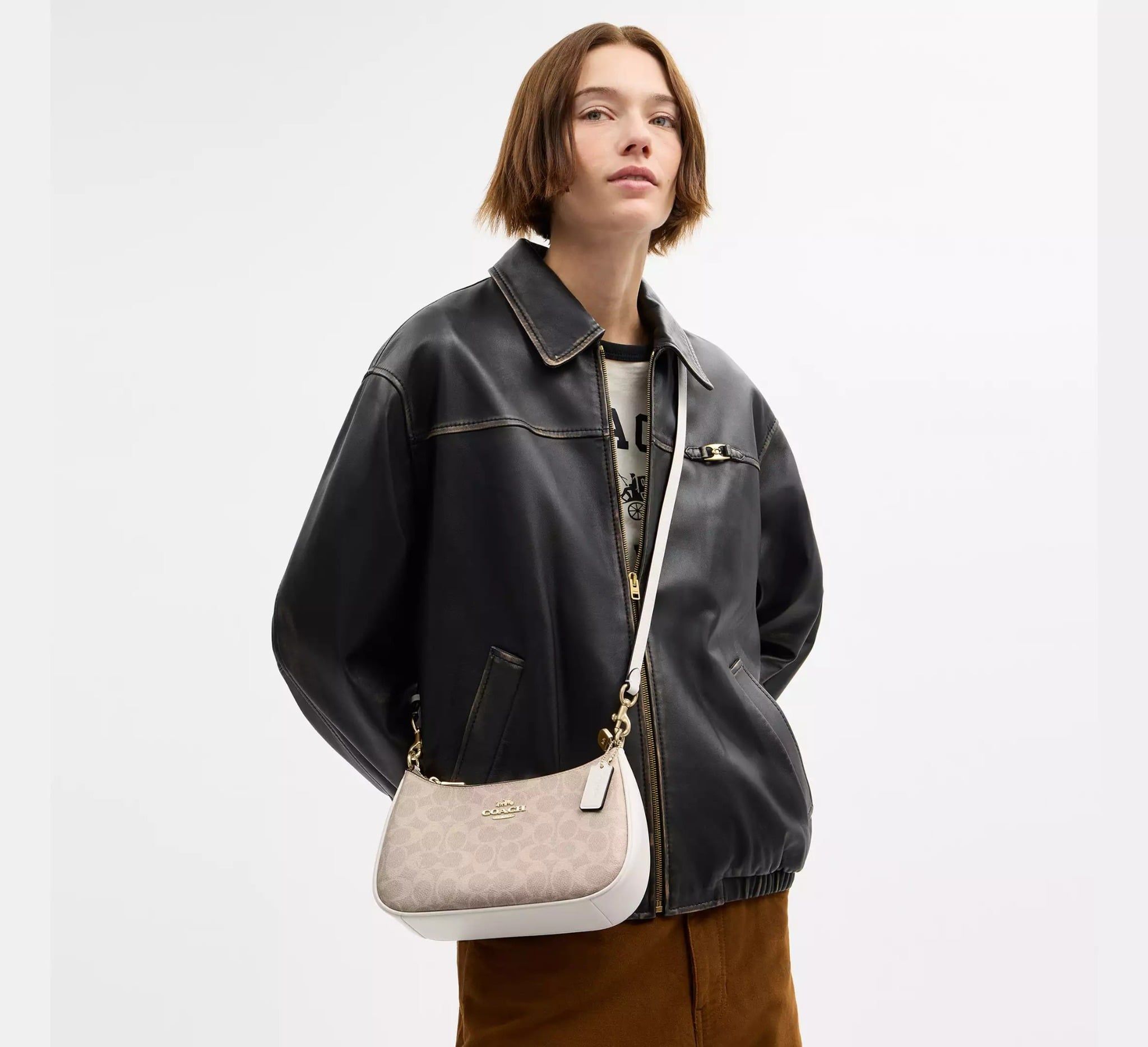 Alternative view of Túi Coach Teri Shoulder Bag 'Chalk' CV933-IMXDM