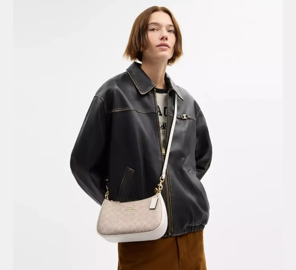 Alternative view of Túi Coach Teri Shoulder Bag 'Chalk' CV933-IMXDM