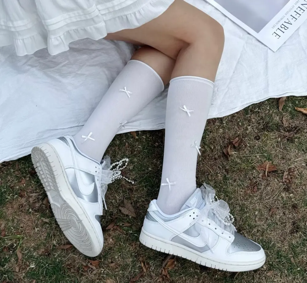Alternative view of Giày Nike Dunk Low Next Nature ‘Metallic Platinum’ IB7311-001