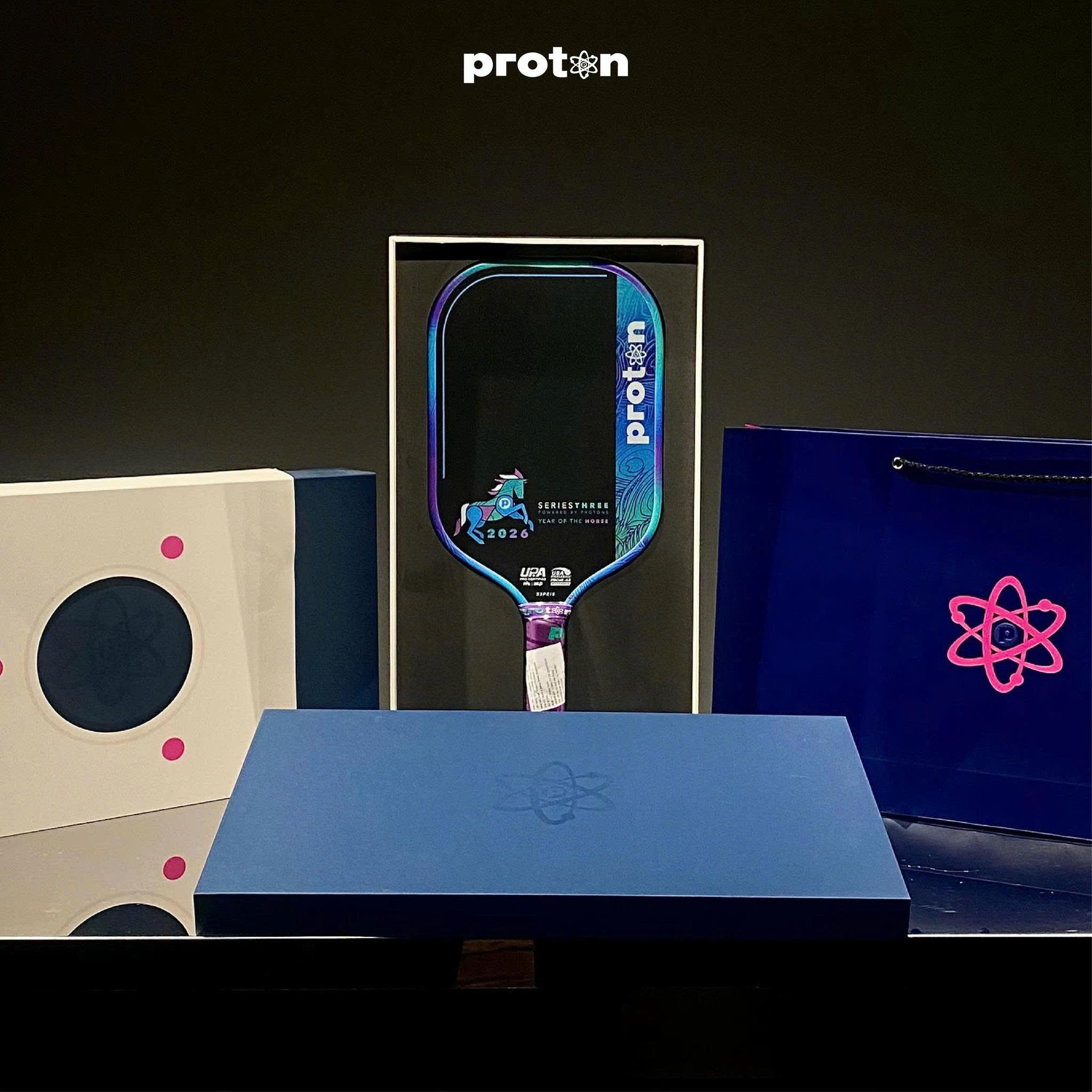 Vợt Pickleball Proton Series 3 Project Peacock 'Year Of Horse' 15mm - Ảnh 3