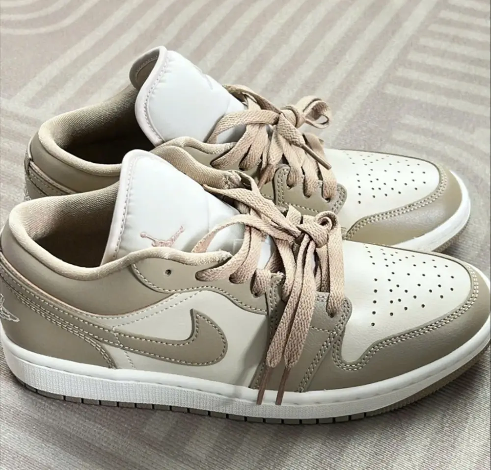 Giày Nike Air Jordan 1 Low 'Sail' DC0774-204 - Ảnh 3