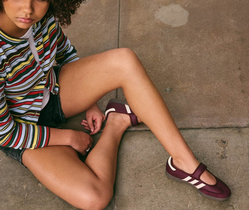Alternative view of Giày Adidas Samba Jane 'Gold Metallic' IH6561