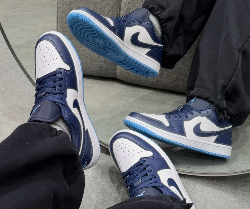 Alternative view of Giày Nike Air Jordan 1 Low 'Midnight Navy' 553558-404