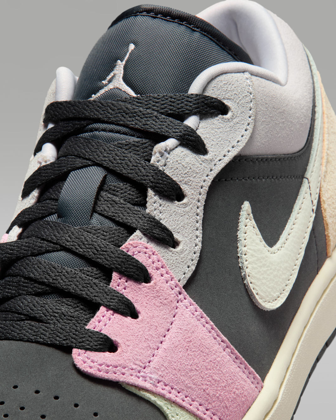 Alternative view of Giày Nike Air Jordan 1 Low SE 'Black Pastels' IB7109-004