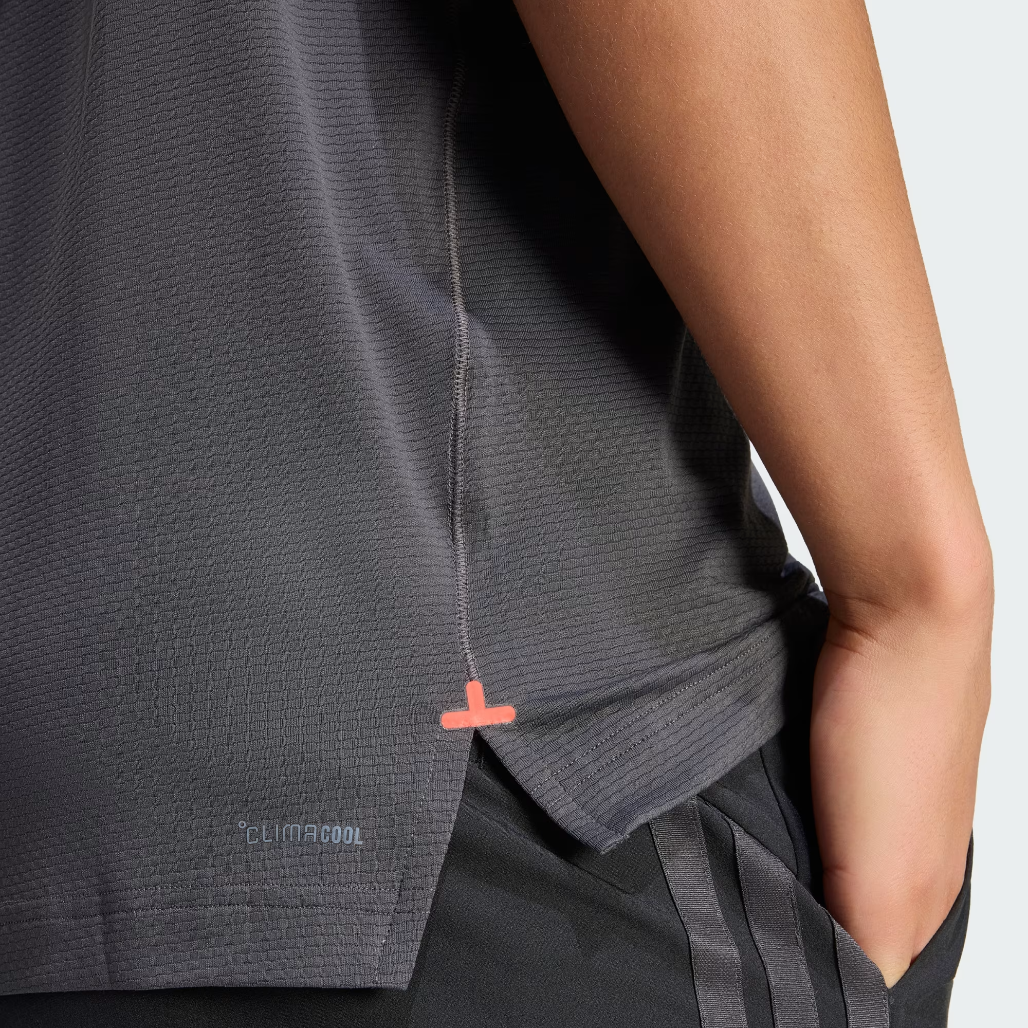 Áo Adidas Audi Revolut F1 ‘Utility Black’ KE9100 - Ảnh 6