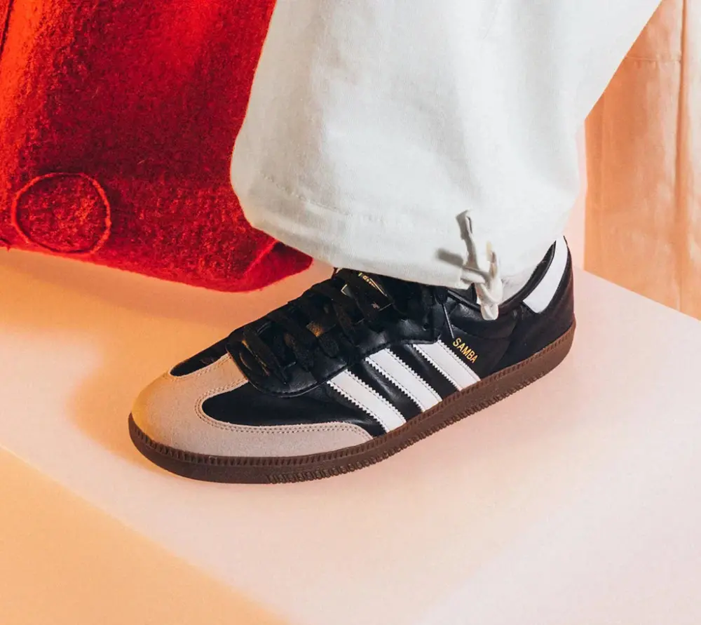 Alternative view of Giày adidas Samba OG ‘Core Black Beige Gold’ KJ0995