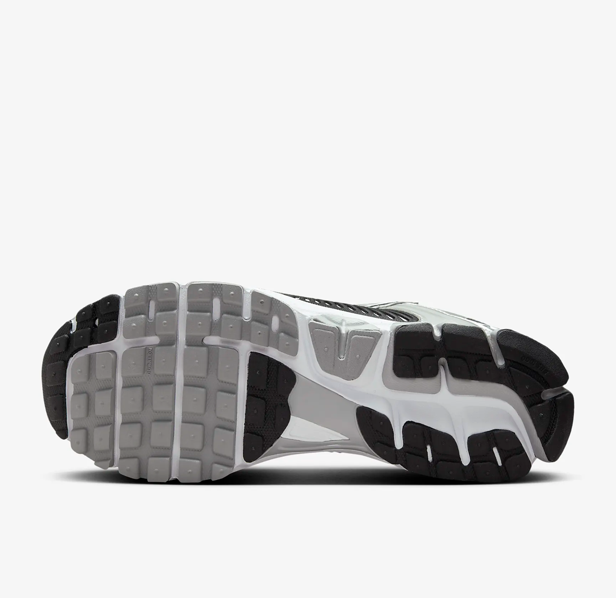 Alternative view of Giày Nike Air Zoom Vomero 5 ‘Metallic Silver Black’ FJ4151-004
