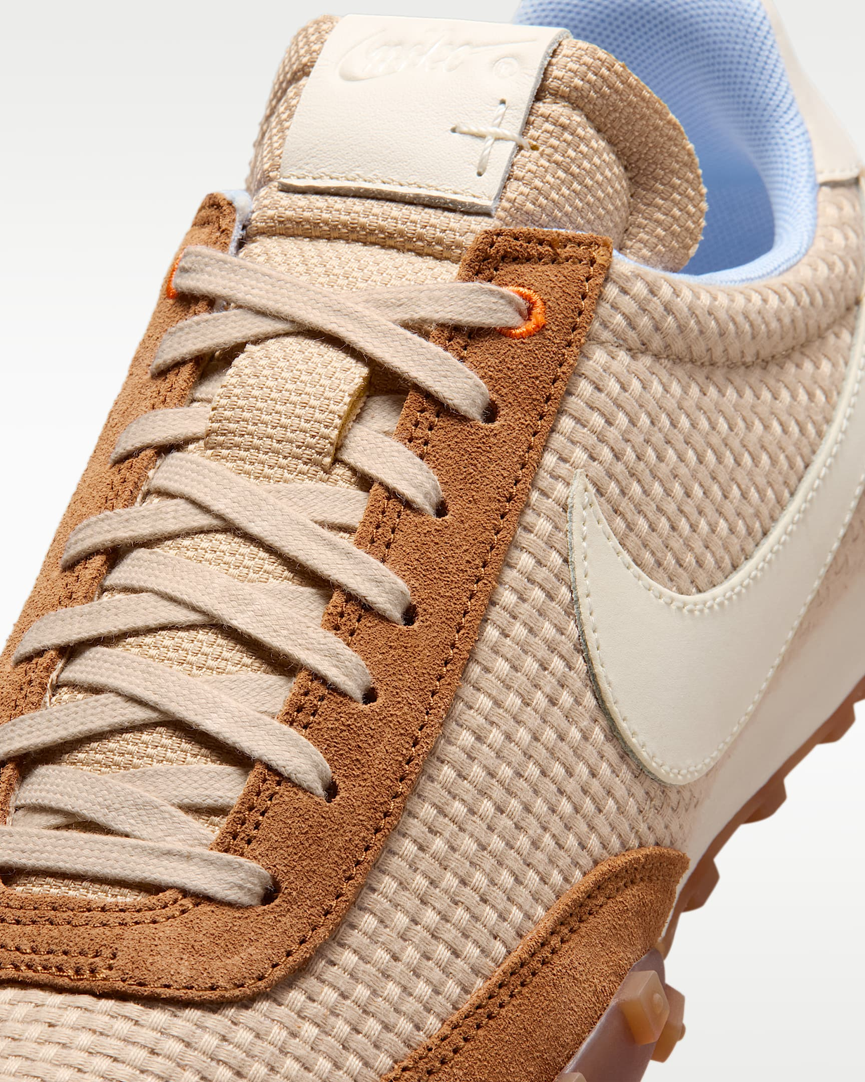 Alternative view of Giày Nike Waffle Racer '26 'Light Brown' IR7017-212