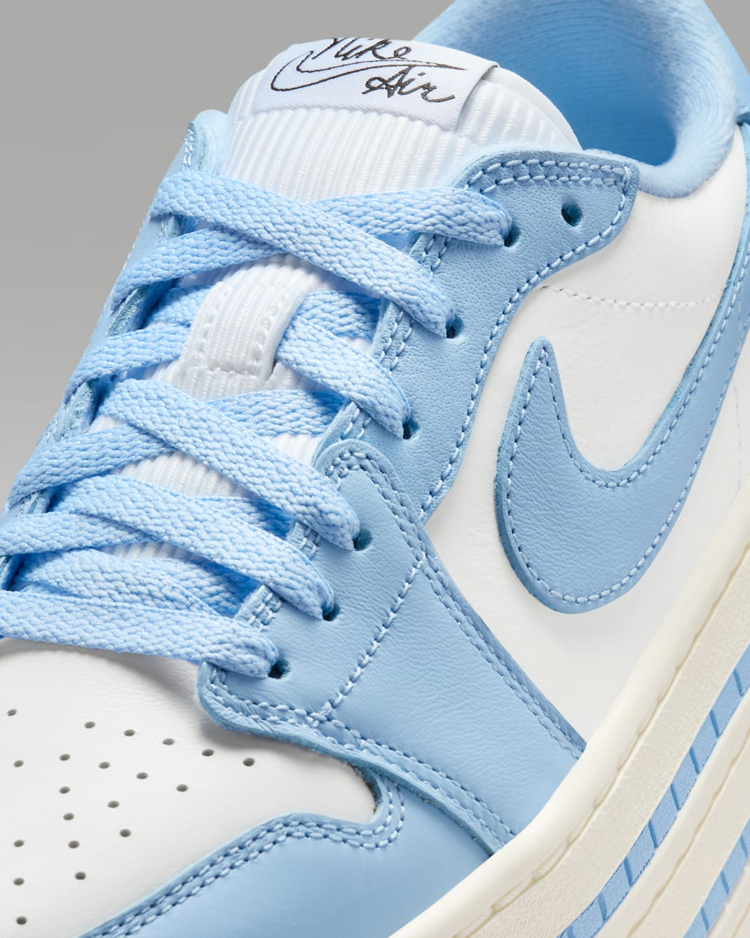 Alternative view of Giày Nike Air Jordan 1 Triple Stack 'Psychic Blue' HV8288-402