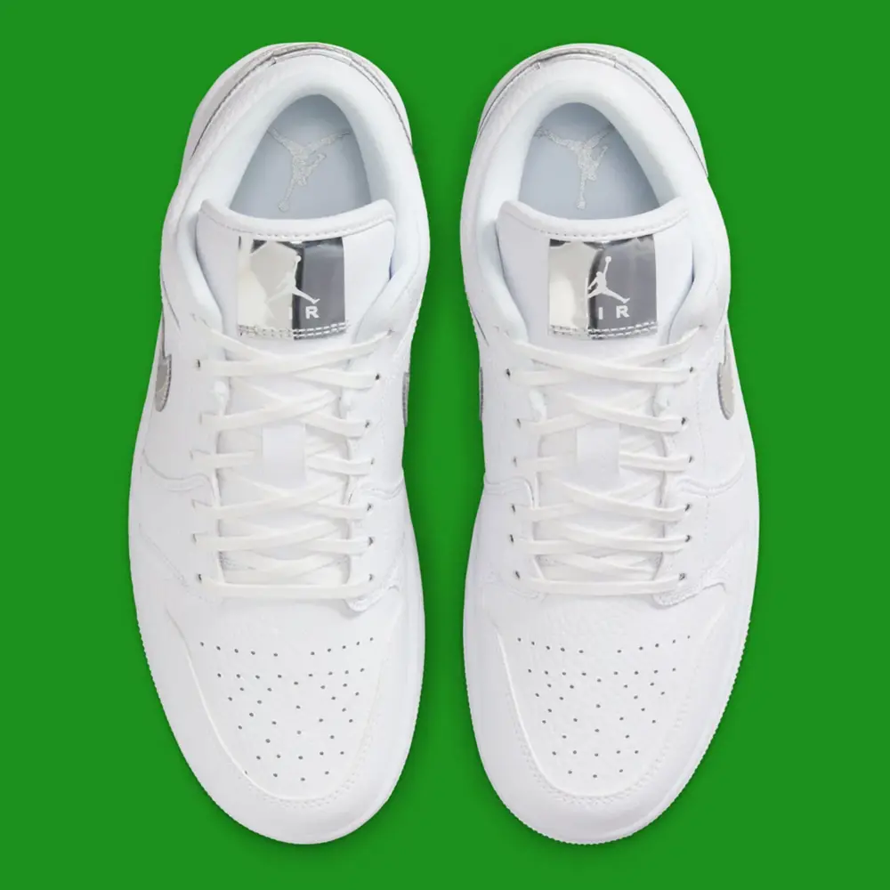 Giày Nike Air Jordan 1 Low SE 'Metallic Silver' IQ9381-100 - Ảnh 4