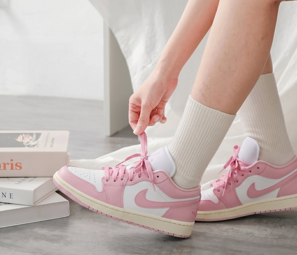 Alternative view of Giày Nike Air Jordan 1 'Pink' DC0774-607