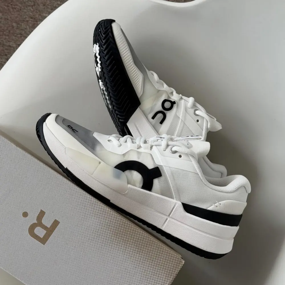 Giày On Running Pro 2 Clay ‘White Black’ 3WE10630462 - Ảnh 7