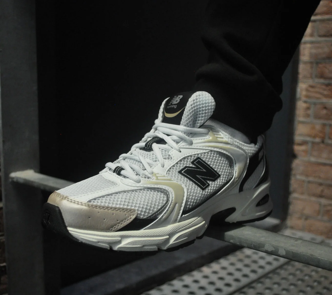 Alternative view of Giày New Balance 530 ‘White Light Gold Metallic’ MR530TC