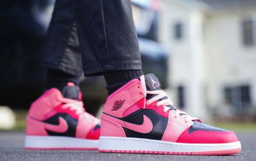 Alternative view of Giày Nike Air Jordan 1 Mid ‘Coral Chalk’ 554725-662