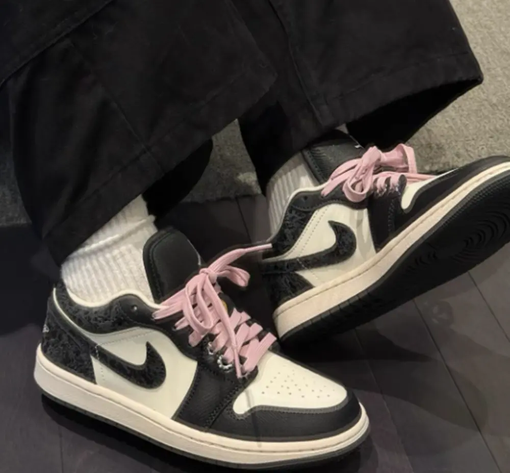 Giày Nike Air Jordan 1 Low SE ‘Iced Carmine’ II0595-001 - Ảnh 3