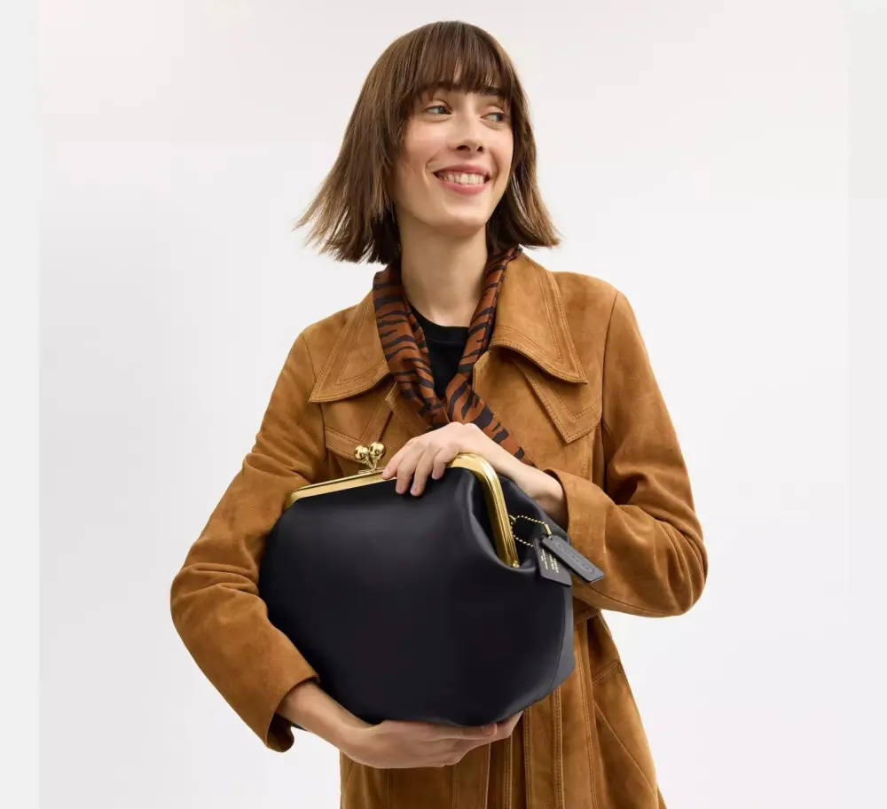 Túi Coach Kisslock Frame Bag 27 'Black' CDZ25-B4BK - Ảnh 4