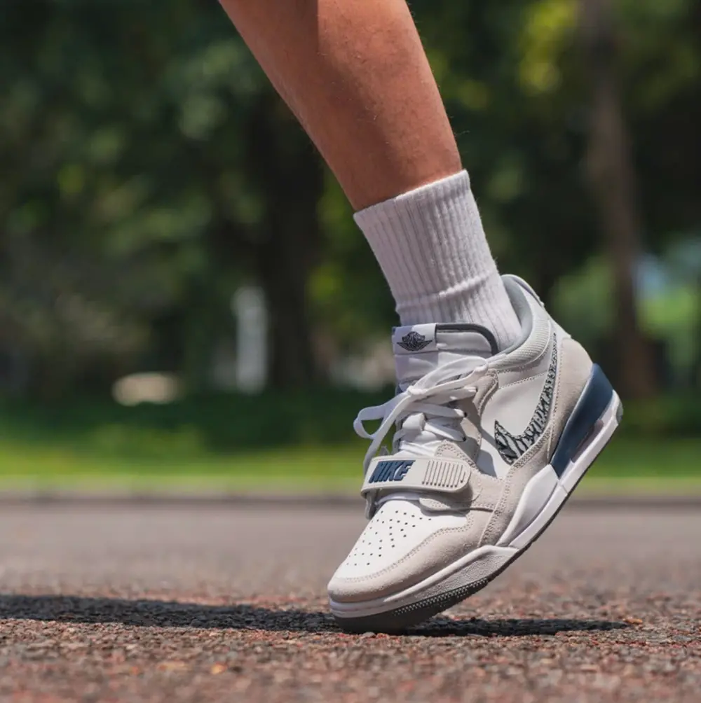 Giày Nike Air Jordan Legacy 312 Low ‘Midnight Navy’ CD7069-124 - Ảnh 3