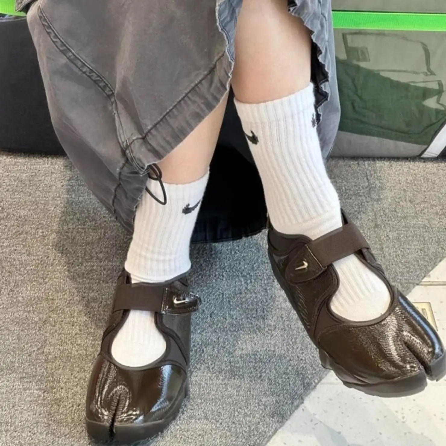 Alternative view of Giày Nike Air Rift ‘Velvet Brown’ IB8954-200