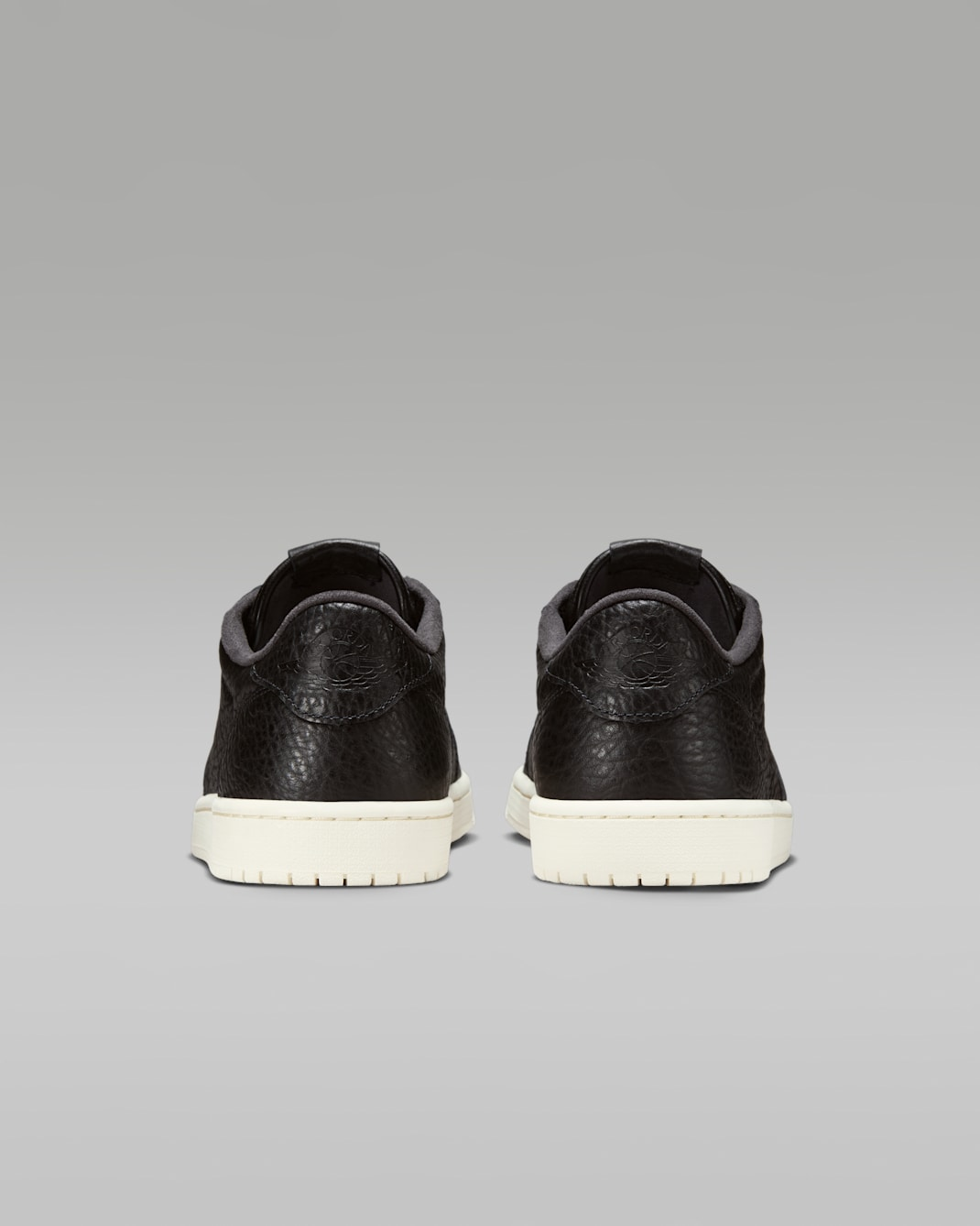 Alternative view of Giày Nike Air Jordan 1 Retro Low 'Black' 848775-005